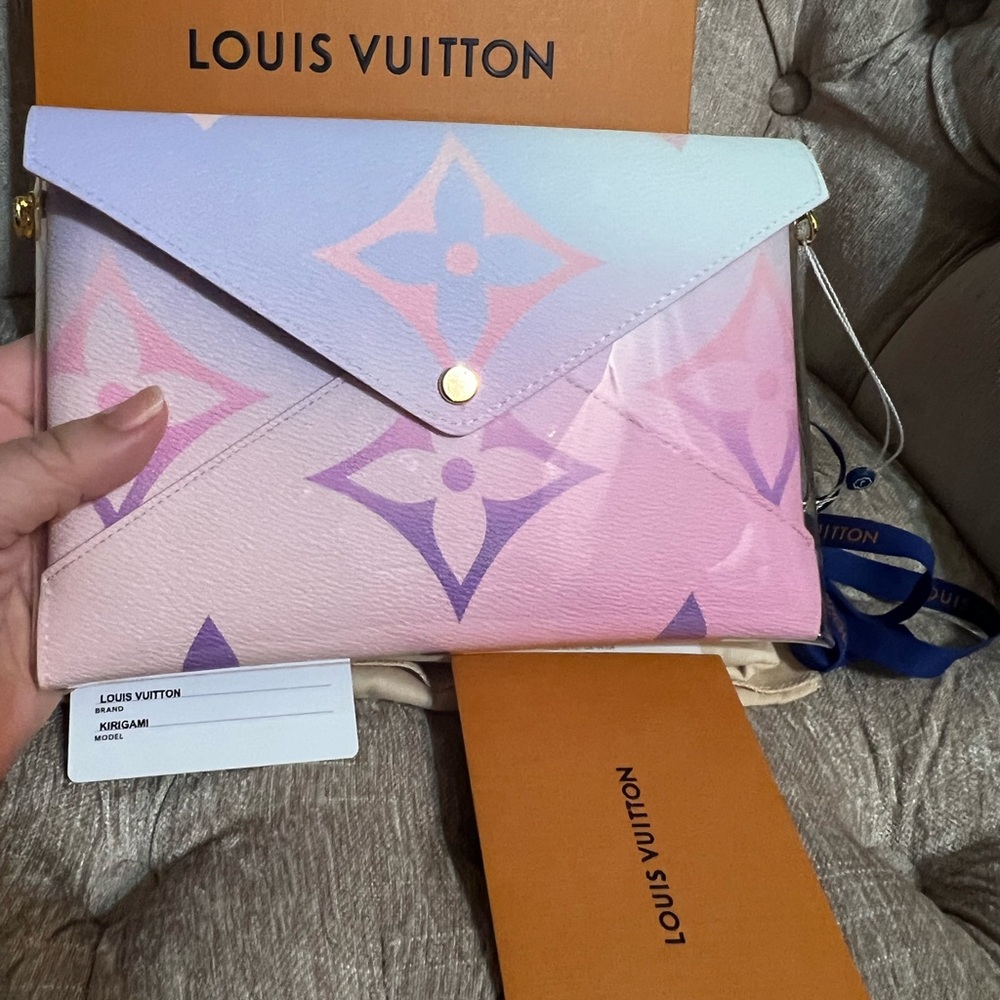 Louis Vuitton “Spring in the City” Sunrise Pastel Kirigami (Large Only) - Picture 3 of 10